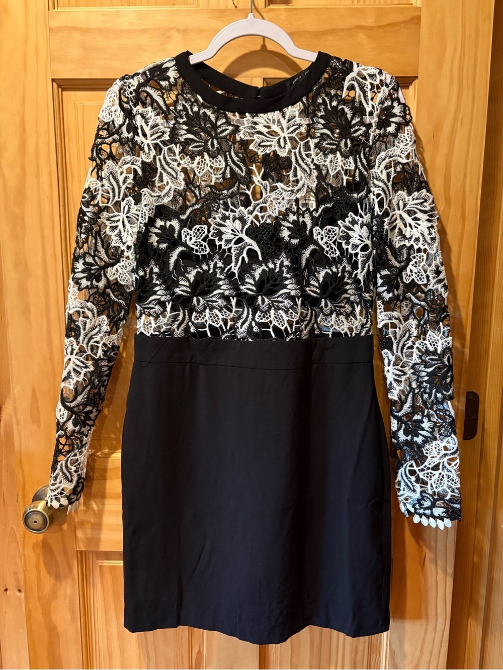 Romeo & Juliet Couture Illusion Eyelet Lace Mini Dress women’s L NWT